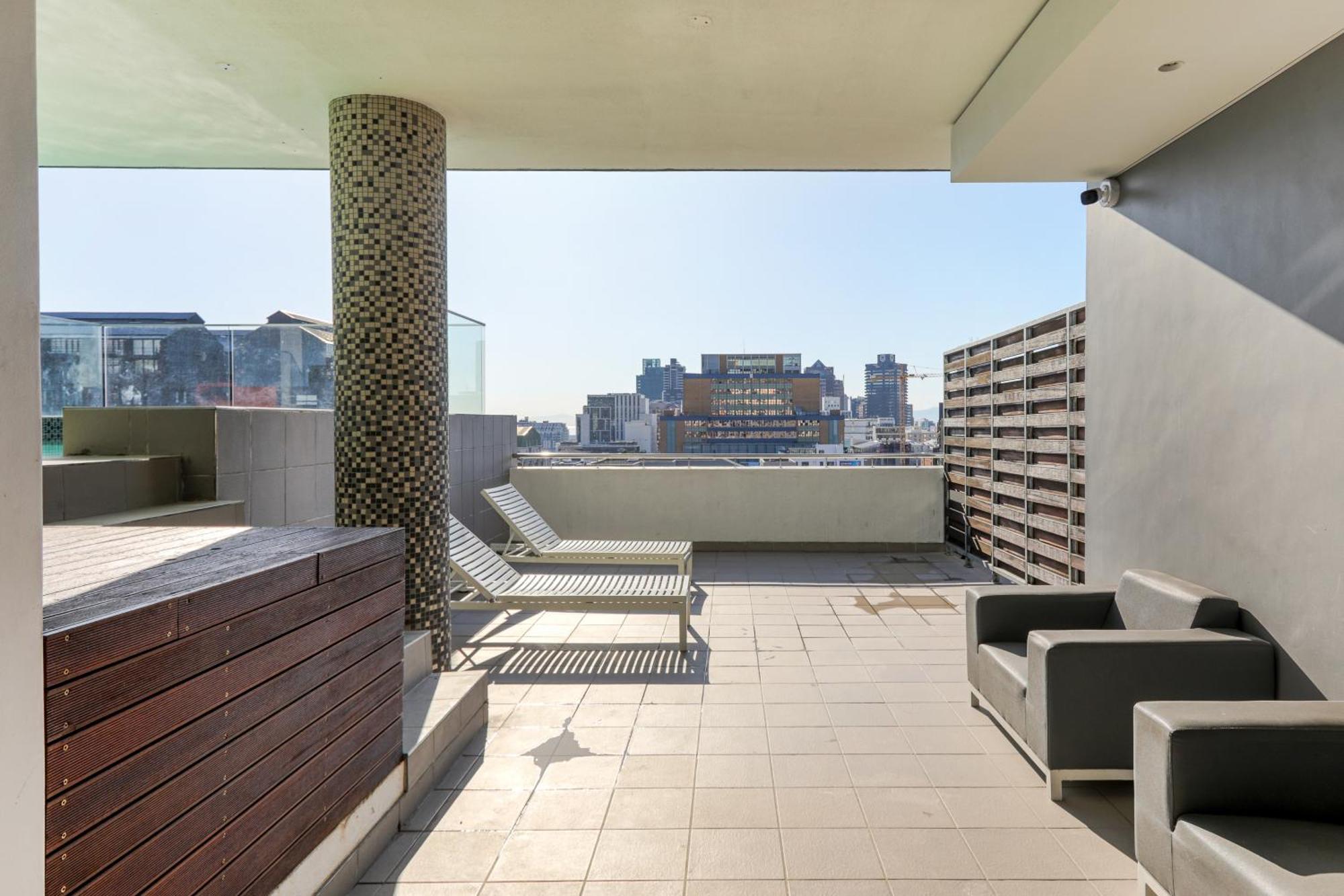 Backup-Powered Stylish Central Apartment Near Table Mountain Cape Town Exterior photo