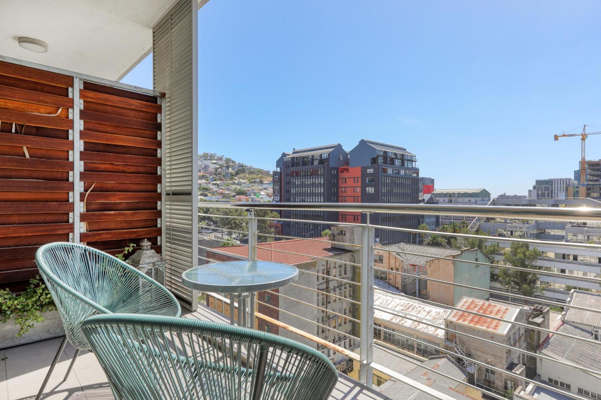 Backup-Powered Stylish Central Apartment Near Table Mountain Cape Town Exterior photo