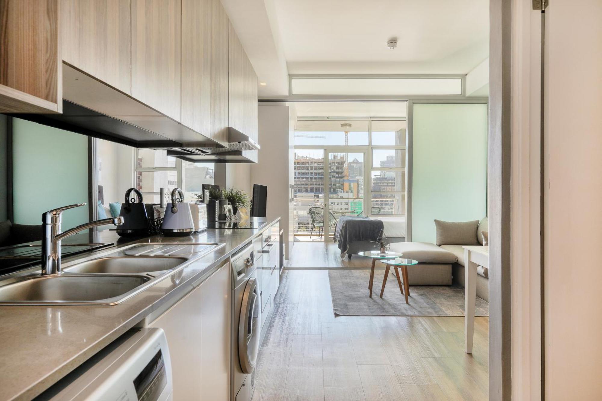 Backup-Powered Stylish Central Apartment Near Table Mountain Cape Town Exterior photo