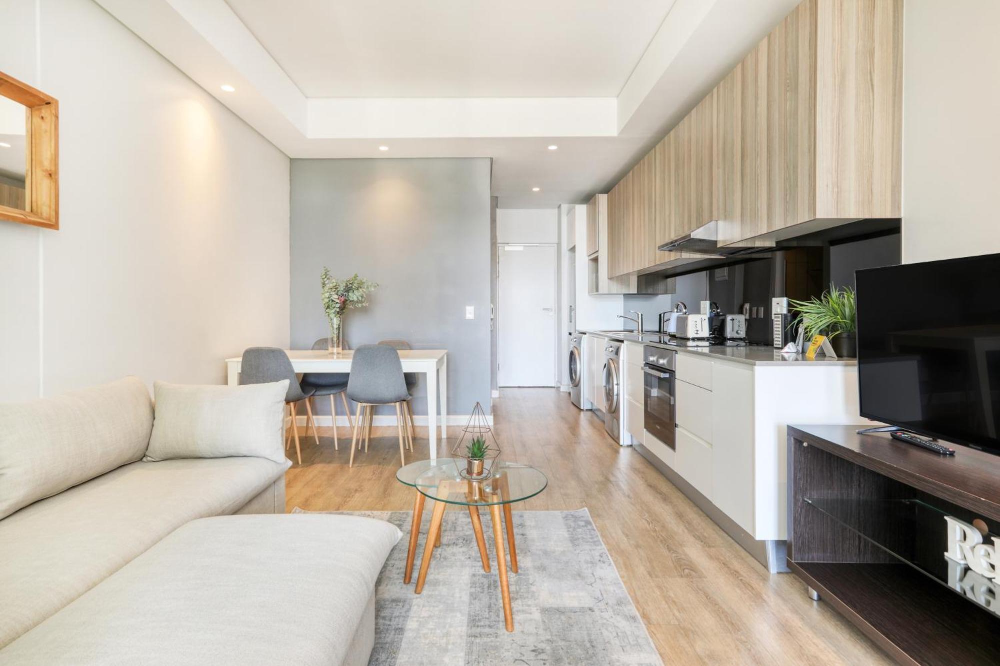 Backup-Powered Stylish Central Apartment Near Table Mountain Cape Town Exterior photo