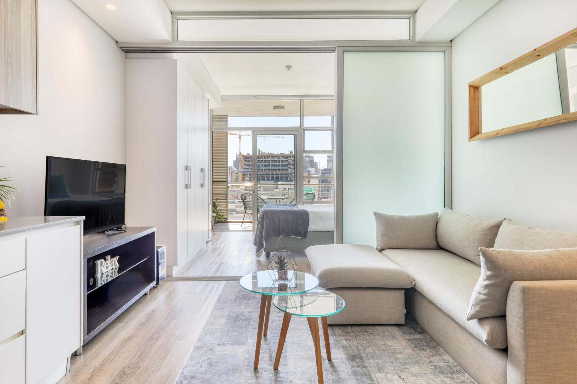 Backup-Powered Stylish Central Apartment Near Table Mountain Cape Town Exterior photo