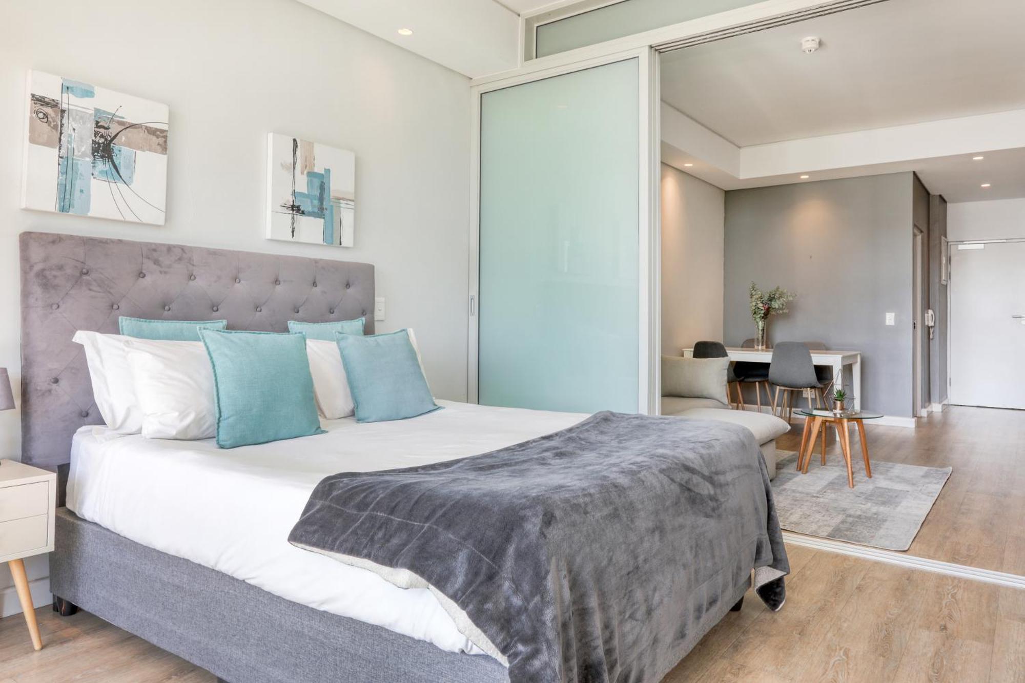 Backup-Powered Stylish Central Apartment Near Table Mountain Cape Town Exterior photo