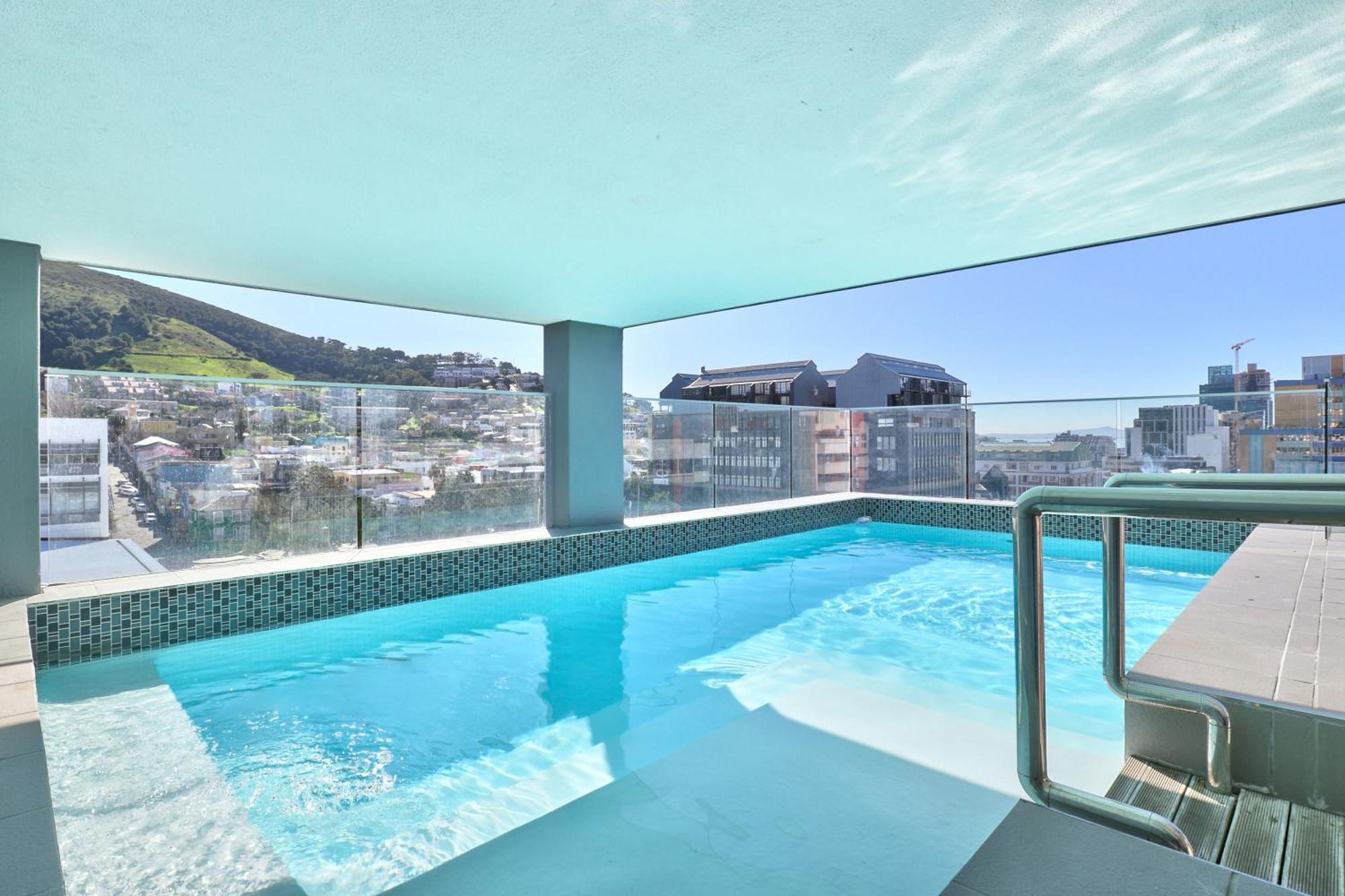 Backup-Powered Stylish Central Apartment Near Table Mountain Cape Town Exterior photo