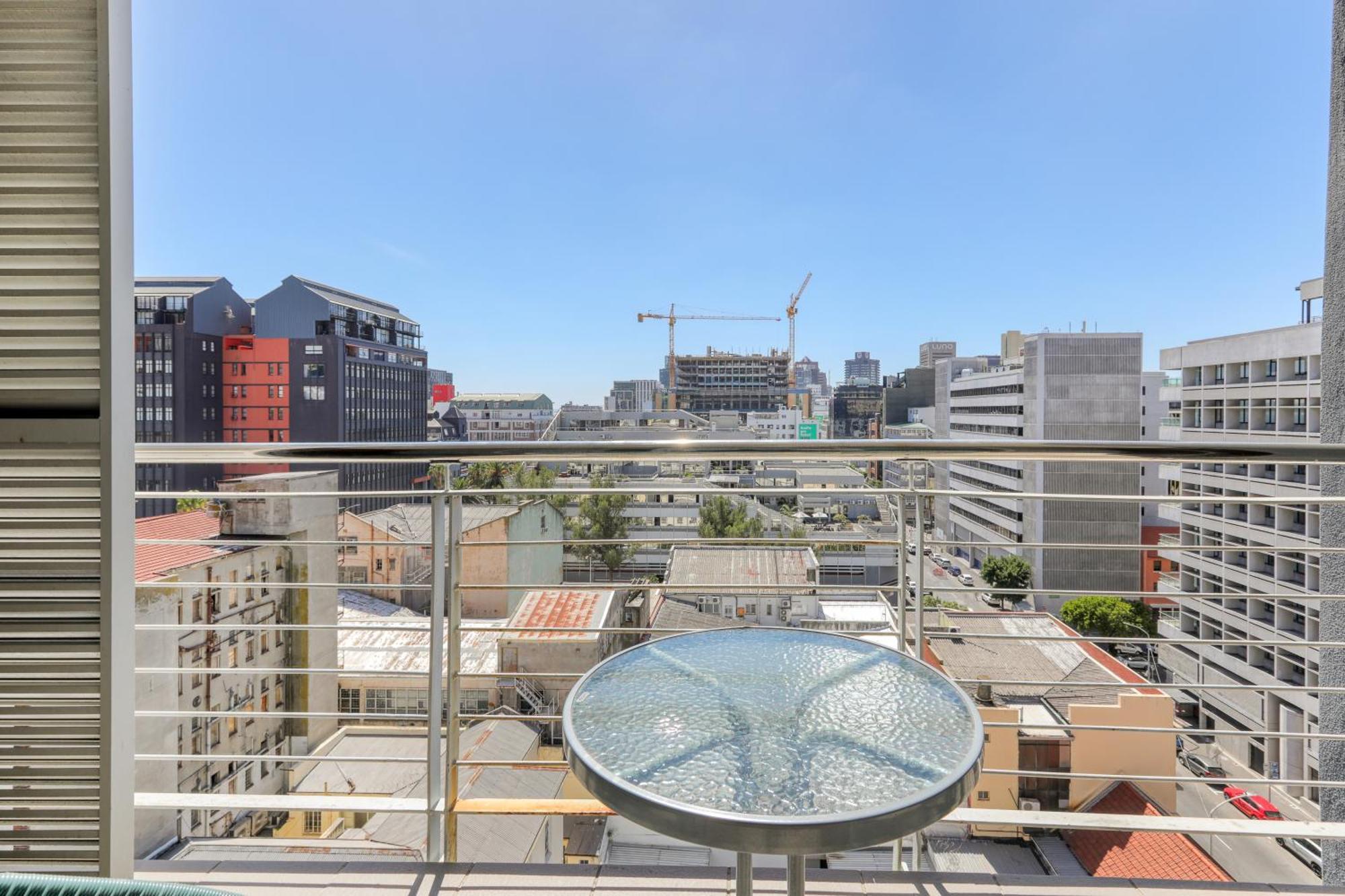 Backup-Powered Stylish Central Apartment Near Table Mountain Cape Town Exterior photo