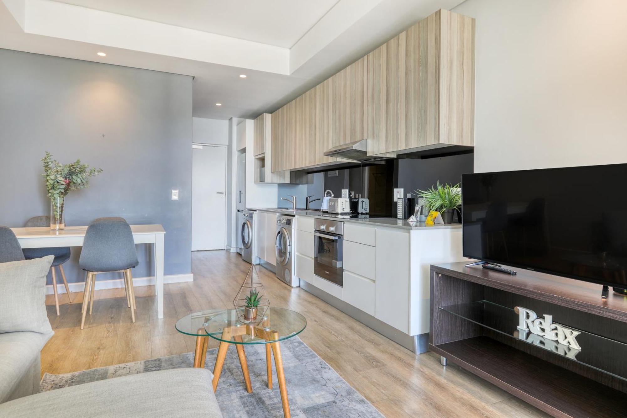 Backup-Powered Stylish Central Apartment Near Table Mountain Cape Town Exterior photo